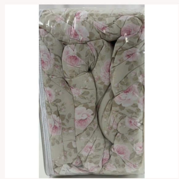 Brand New Simply Shabby Chic Comforter set Full/Queen - Picture 5 of 10